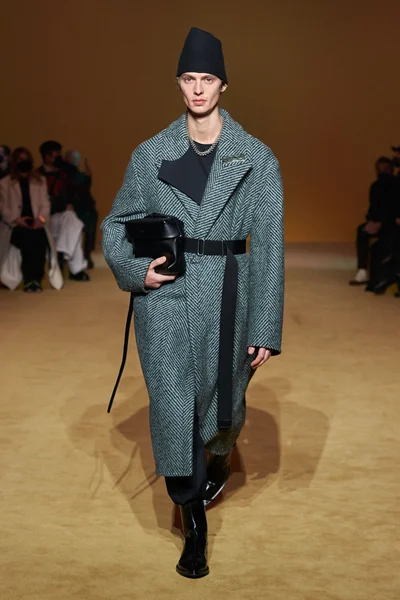 Look 9